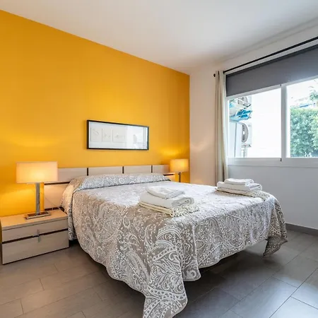 Apartment Steps From Puerto Marina *