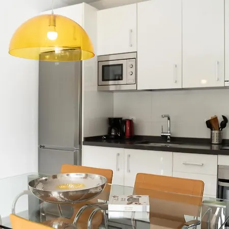 Apartment Steps From Puerto Marina *