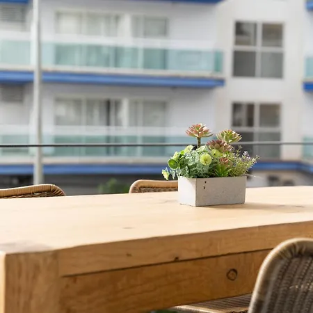 Steps From Puerto Marina Апартаменты